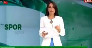 Yılın en i̇yi haber spikeri zafer ki̇raz trt haber. A Haber Spikeri Duygu Leloglu Basketbol Haberini Sunarken Rezil Oldu