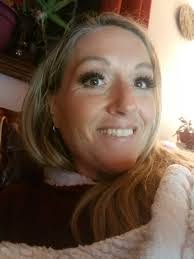 Jennifer Ruff's Instagram, Twitter & Facebook