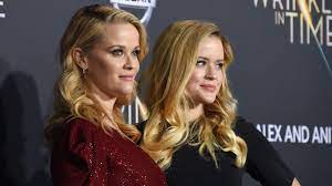Now reading reese witherspoon looks just like her daughter ava on new. Reese Witherspoon Daughter Ava Phillippe Twin Again In New Instagram