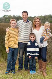 Great Family Of 5 Pose Family Photo Pose Fall Family Pictures Family Photoshoot