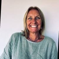 20+ "Ann Lee" profiles