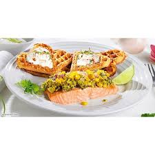 Lachsfilet Mit Krauter Mais Kruste Kartoffelwaffeln Limettenschmand Rezepte Geschnetzeltes Rezept Rezeptideen