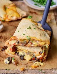Best Vegan Calzone Recipe These Delicious Pizza Pockets Are A Great Alternative To Regular Pizza Or Stromboli The Calzon Calzone Recipe Vegan Calzone Recipes