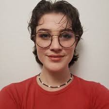 Madeleine Baker (@Madeleine_B_31)