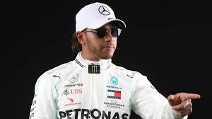 Le champion du monde en titre n'a jamais été inquiété lors de cette course. La Polemique Grosjean Hamilton C Est Comme Comparer Un Basketteur Des Bleus Des 90 S A Jordan Eurosport