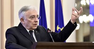 Born 1 august 1949) is the governor of the national bank of romania, a position he held since september 1990, with the exception of an eleven months period (22 december 1999 to 28 november 2000). Averea Lui Isarescu Salariu Mai Mare Pensie Si Conturi Noi In Euro