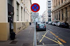 Votre contestation doit être motivée et adressée conformément aux prescriptions de l'avis de contravention. Emplacement Transport De Fonds Stationnement Toujours Interdit Etienne Lejeune Avocat Droit Routier