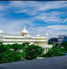 Sathyabama University Modern Campus & Innovation Environment
