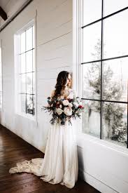 The viburnum is winter flowering plant part of the evergreen or deciduous shrub family. Winter Flowers The Bridal Bible Of The Best Seasonal Blooms Tesselaar Flowers