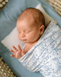 Average Jane Photography telah...