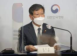 이 신임 차관은 서울대 법대 출신으로, 광주지법 부장판사와 법무부 법무실장 등을 역임했습니다. ë‹¨ë… ì´ìš©êµ¬ ë²•ë¬´ì°¨ê´€ íƒì‹œê¸°ì‚¬ ìš•ì„¤ í­í–‰ ê²½ì°° ë‚´ì‚¬ì¢…ê²°ë¡œ ëë‚´ ì¡°ì„ ì¼ë³´