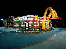 Exterior Shot Of A Mcdonald S In Dallas Texas Shaped Like A Happy Meal Box Mcdonalds Mcdonald S Happyme Mcdonalds Fast Food Chains Mcdonald S Restaurant