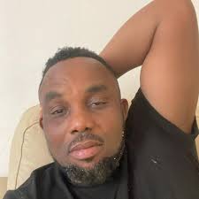 Wow, you're so very extremely gorgeous and breathtaking sexy and you have  such an outrageous smile and I so very attracted to black women that look  like you and it sure seems