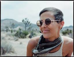 If I were to die It would be with the reflection of the mountains in my  eyes I would die with sun-pink cheeks And a mouth full of blackberries I  want to