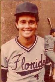 Fui nominado por un gran amigo para compartir un jugador de béisbol por día  por 10 dias plus , que han influido en la forma en que veo este hermoso  juego ⚾️