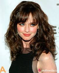 30 Cute Styles Featuring Curly Hair With Bangs Fave Hairstyles Wavy Haircuts Long Wavy Hair Long Hair With Bangs