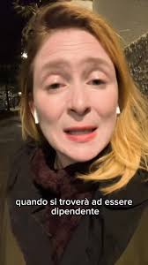 Il discorso è lungo ma vorrei lo ascoltaste tutto. (I sottotitoli sono  generati automaticamente e hanno qualche errore, ma è la cosa meno grave  direi).