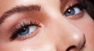 Usually, only the upper eyelashes are curled. Lash Lift Lovely Doe Eyes Or Accident Waiting To Happen