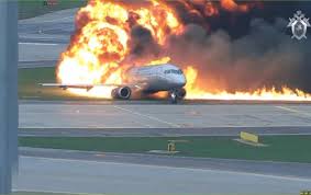 Accidentes de aviones 2014 impactantes horribles brutales (720p) jesus muñoz. Revelan Angustioso Video De Accidente Aereo Ocurrido Hace Un Ano En Rusia
