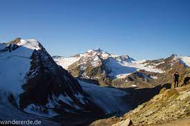 Das pitztaler jöchl ist die grenze zwischen dem pitztal und dem ötztal. Alpenuberquerung E5 Etappe 5 Zur Martin Busch Hutte Wandererde