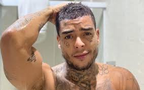 Neste domingo, 23, no programa domingo espetacular, da record, o apresentador roberto cabrini entrevistou jonathas cruz, amigo de mc kevin, e bianca domingues, ambos estavam no quarto junto com o cantor no momento de sua queda do quinto andar no hotel que estavam hospedados, no rio de janeiro. Pericia Indica Que Morte De Mc Kevin Foi Um Acidente Saiba Detalhes Jovem Pan