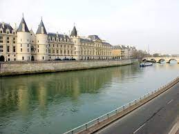 Дворец консъержери (la conciergerie palace). Discover The Historic Monument Of Conciergerie In Paris French Moments