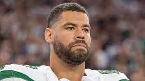 Dari Williams's Instagram, Twitter & Facebook