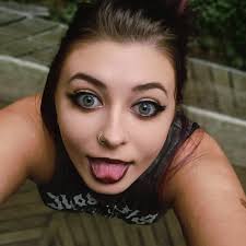 Skye Lee Allard (@skyzazu.2002) • Mga litrato at video sa Instagram