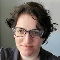 Elizabeth Hensley's Instagram, Twitter & Facebook