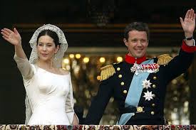 Allison langdon has accused meghan markle of 'copying' the wedding dress worn by princess mary in her 2004 wedding to prince frederik. Photos Inside Mary Donaldson S 2004 Wedding To Prince Frederik Vogue Australia