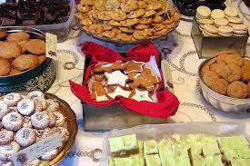 That gives each guest at least six different kinds of cookies to take home. How To Host A Memorable Holiday Cookie Swap