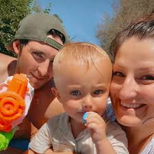 How to prevent glass tile from breaking when cutting with a tile saw?