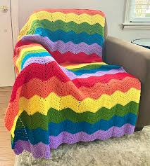 A lovely blanket to give as a gift or adorn your own home. Easy Chevron Afghan Blanket Free Crochet Pattern Dailycrochetideas