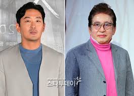 김용건(1946년 5월 8일 ~ )은 대한민국의 배우이자 배우 하정우, 차현우의 아버지이다. Smoh5lbinwedgm
