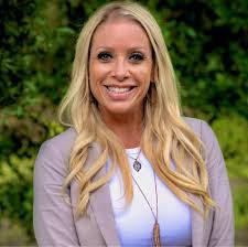 Heather Embree's Instagram, Twitter & Facebook