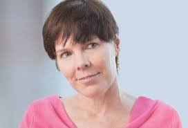 Laurie Earls's Instagram, Twitter & Facebook