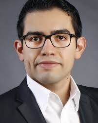 Nestor Daniel: 32 Jobs als Waiter