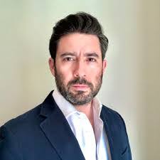 Alberto Duran's Instagram, Twitter & Facebook