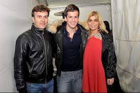 Five months later, tony career and fernanda antunes speak for the first time and announce that sara carreira has, from today, an association with her name, which will help 21 young people to have a future professional through scholarships. Reconciliacao A Vista Tony Carreira E Fernanda Antunes Cada Vez Mais Perto Um Do Outro Nacional Flash