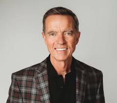 👋 Meet Paul, one of our newest Rotarians! Paul lives in Waldwick with his  wife Fran, and they're proud parents to three grown children. With a long  and successful career as a