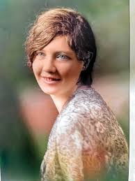 💚 My beautiful mother, Margaret Scott, born Dromahair 1930. Friend unknown  (unless someone recognises him) 💚