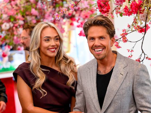André Hazes en Noa Braaf verrassen schoonvader Denny op bruiloft: 'Had het  heel erg gehoopt' | Show | AD.nl