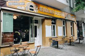Israelische Kuche Aperitivo Und Kuchen Im Kitten Deli In Neukolln Mit Vergnugen Berlin