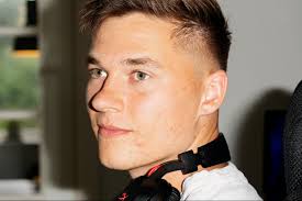 24-årige Daniel er gamernes personlige træner og er træt af fordommen om  den dovne, chips-spisende gamer