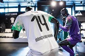 Badge aus den 70ern, rar privatverkauf keine rücknahme. Borussia Monchengladbach 2019 20 Puma Home Kit Football Fashion