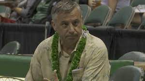 Charlie wade adalah menantu yang tinggal di. Uh Men S Volleyball Coach Charlie Wade Notches 200th Career Win In Bows Sweep Khon2