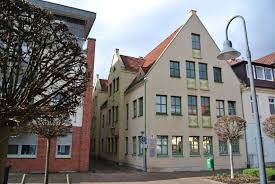 Beim lokalen anzeigenmarkt für immobilien, dem mindener tageblatt, finden sie in rinteln alle aktuellen eigentumswohnungen. 3 Zimmer Wohnung Zu Vermieten 31737 Rinteln Mapio Net