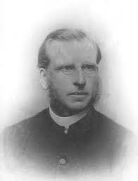 Ami Gould's Instagram, Twitter & Facebook