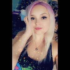 Cara Norris's Instagram, Twitter & Facebook