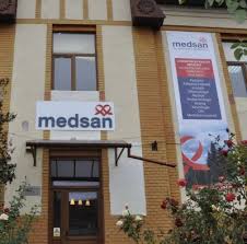 Atitudinea, mediul si atmosfera care insotesc actul medical in sine sunt tratate la medicaltest ca elemente vitale ale misiunii organizatiei. Centrul Medical Medsan Medicina Muncii Analize Medicale Endocrinologie Oftalmologie Cluj Napoca